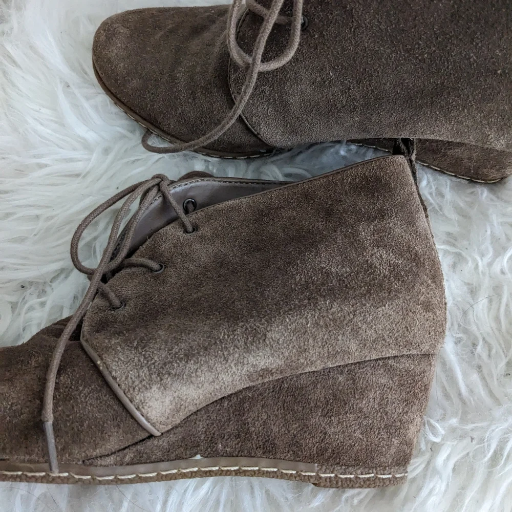 Franco Sarto Taupe Suede Wedge Booties Ankle Boots 7.5 Lace Up Platform
